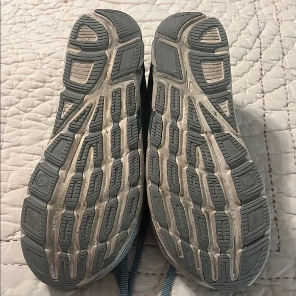 Altra Women's Sneakers 8.5 - Picture 6 of 7